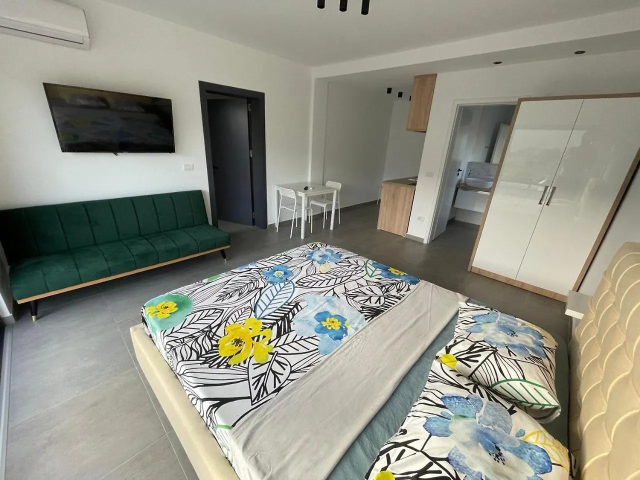 Hela Residence Orikum 0*,